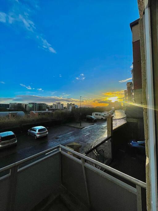 Stunning Flat By Quayside With Balcony!! Apartman Newcastle Upon Tyne Kültér fotó